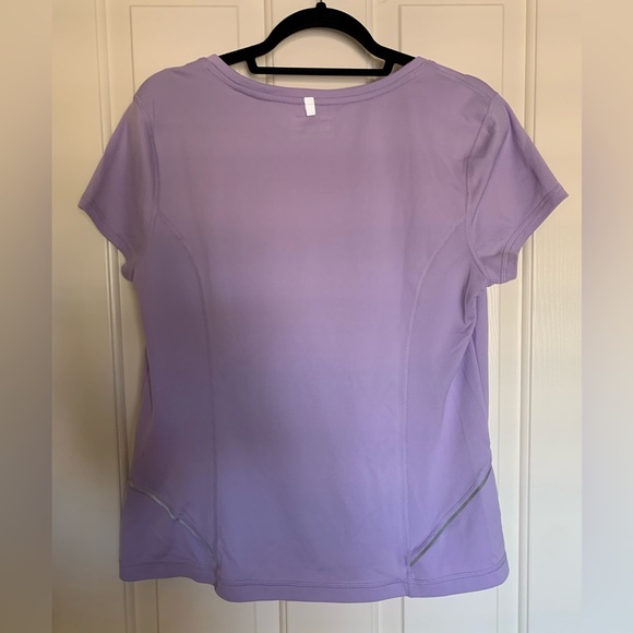 FILA Periwinkle workout shirt. size XL. Stretchy and lightweight! - Picture 5 of 5